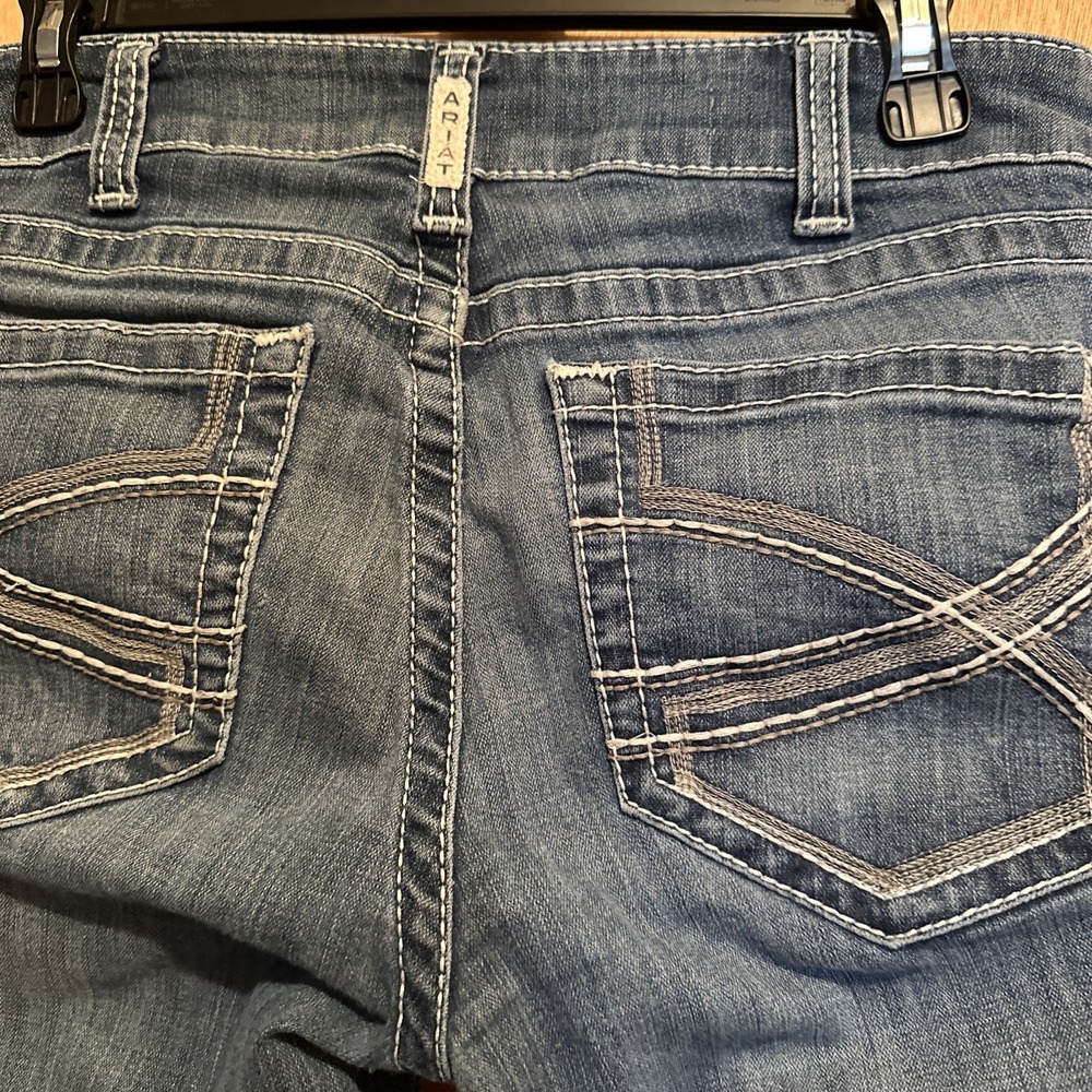 ARIAT REAL Denim Blue Jeans Western Straight Leg Mid Rise Womens 30R Medium Wash - Picture 2 of 12